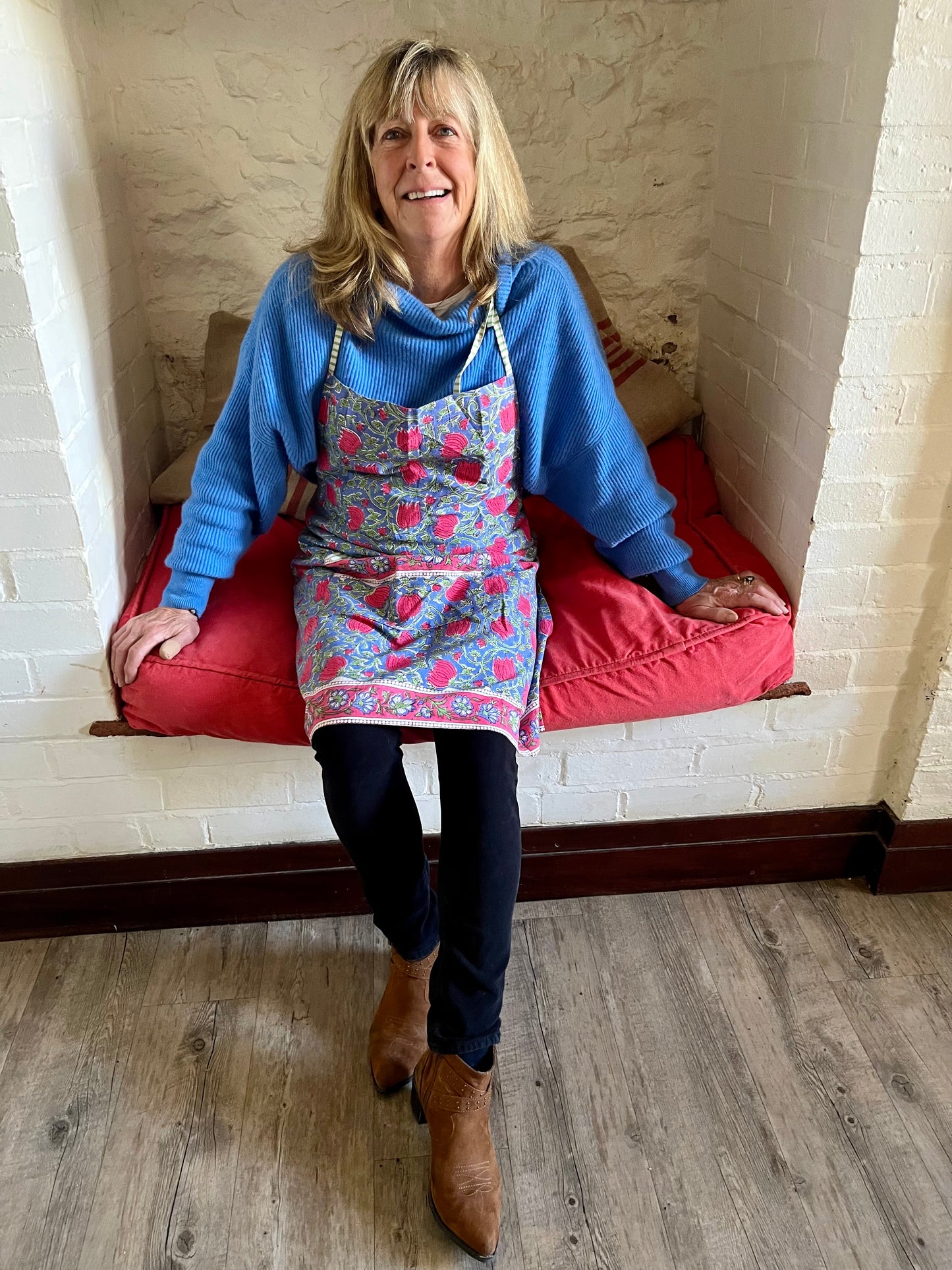 Adult Block Blue and Red Rose Print Apron
